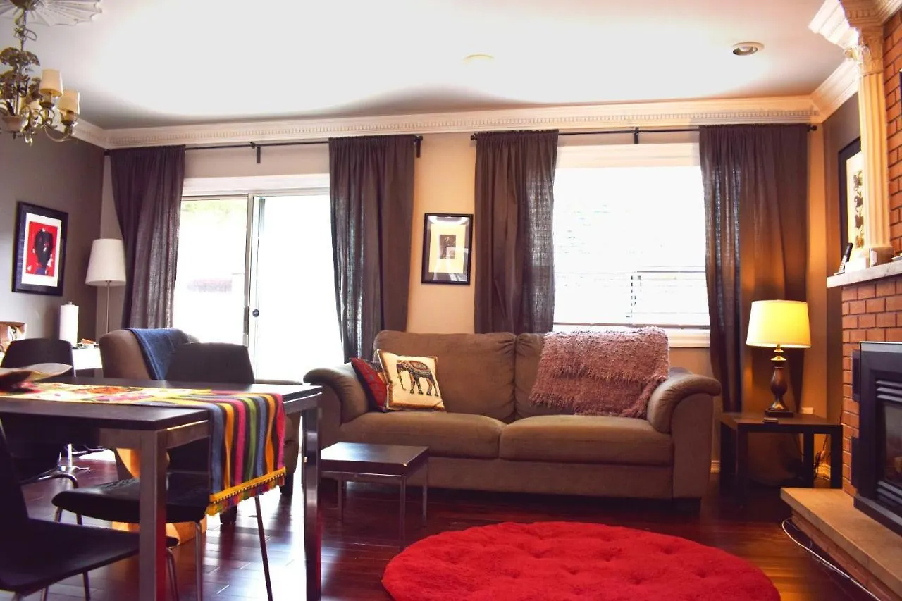 Spacious Artistic House In Toronto 0*,